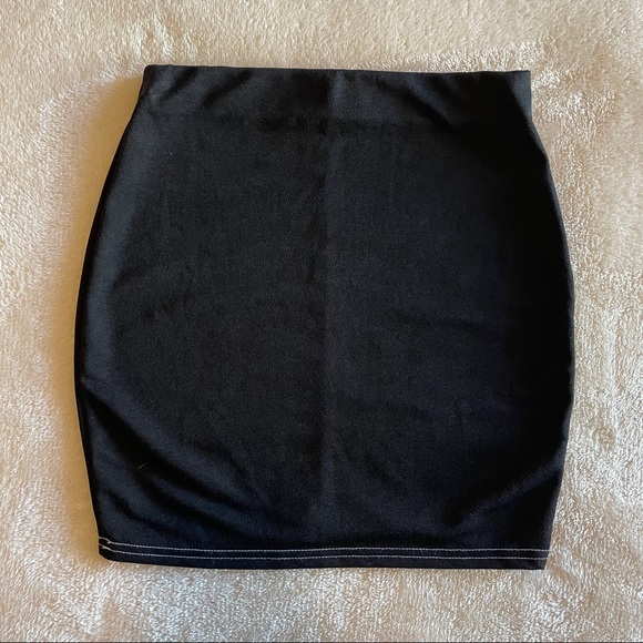 Boohoo Black Mini Skirt - Picture 2 of 2